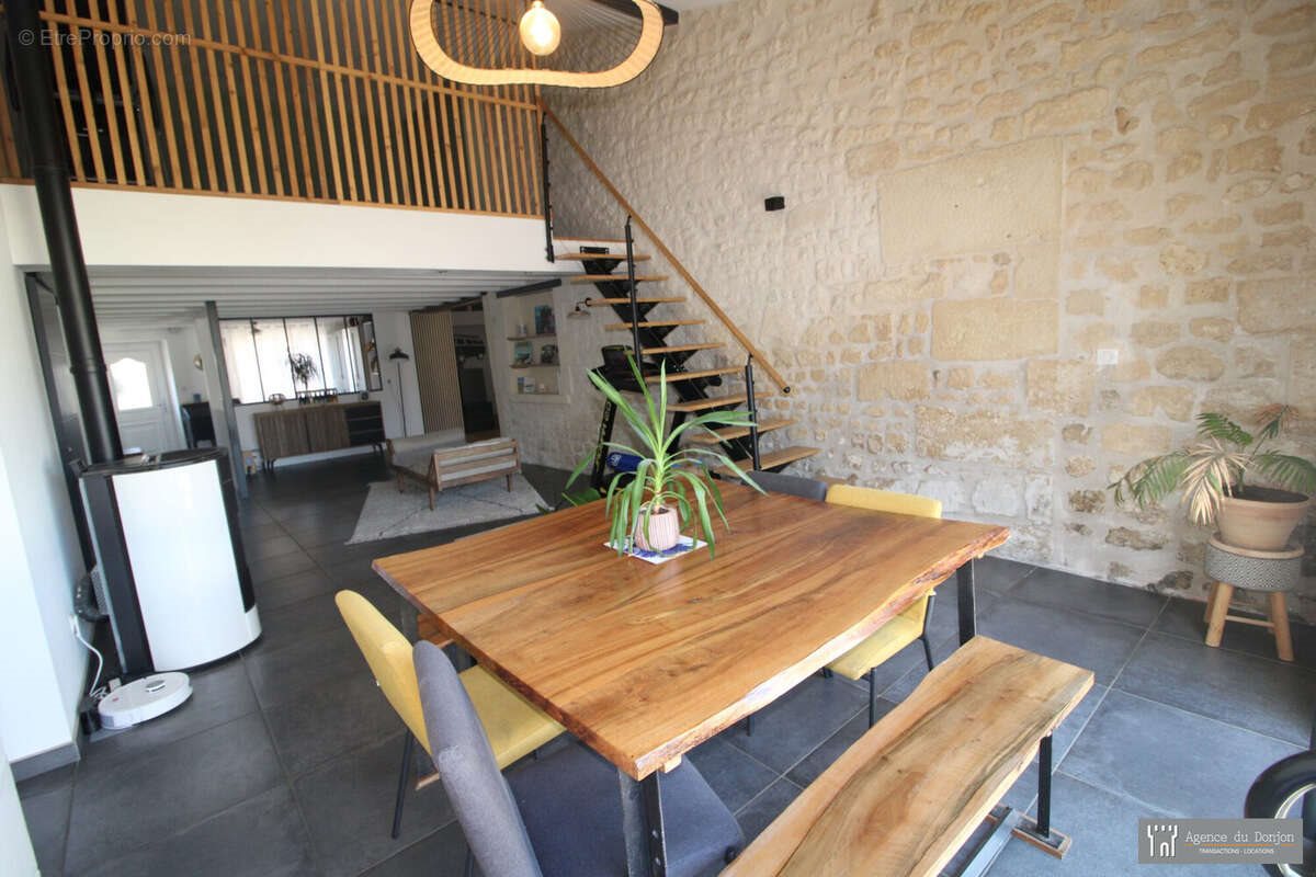 Maison à vendre, 190m², Pons