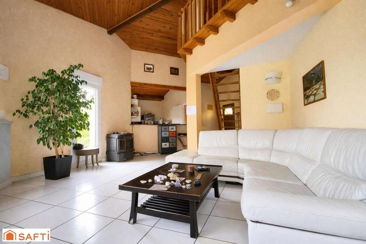 Maison à vendre, 130m², Gratentour