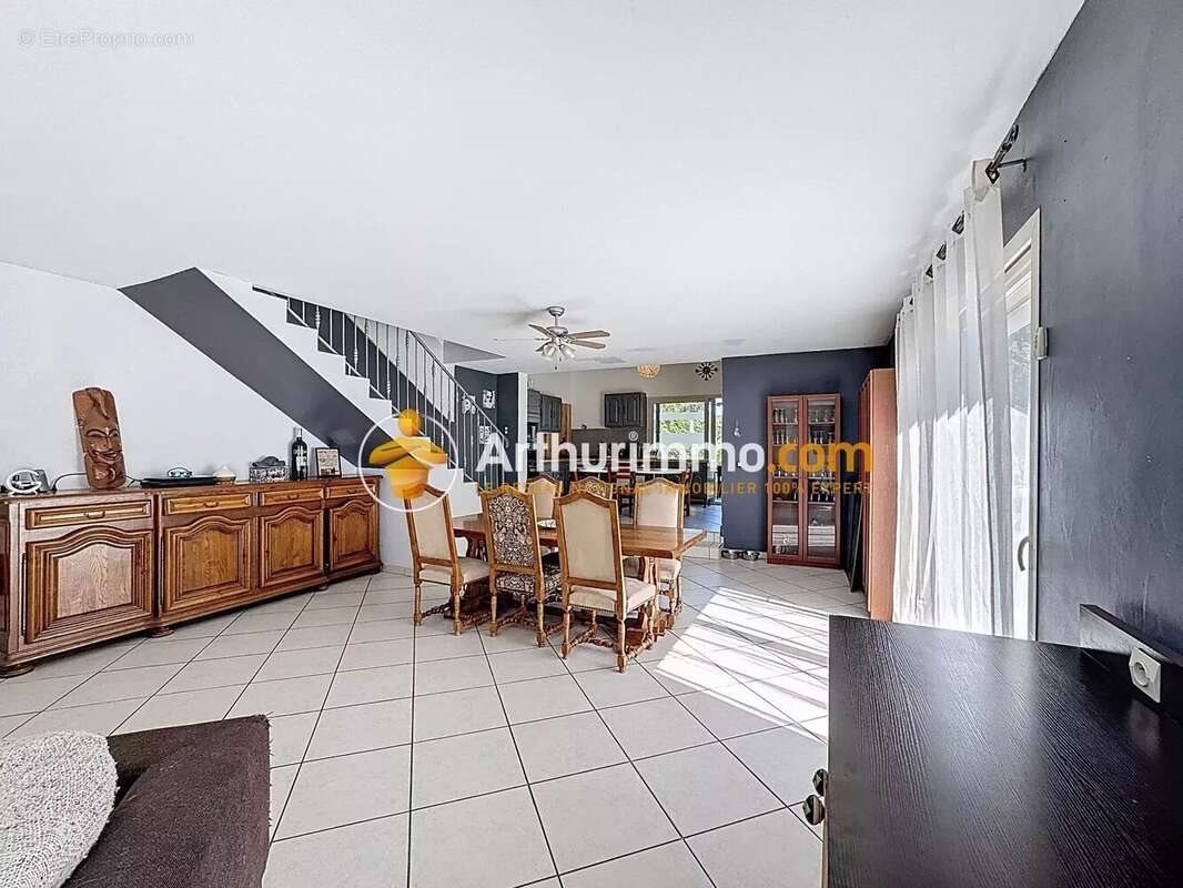 Maison à vendre, 159m², Montcarra