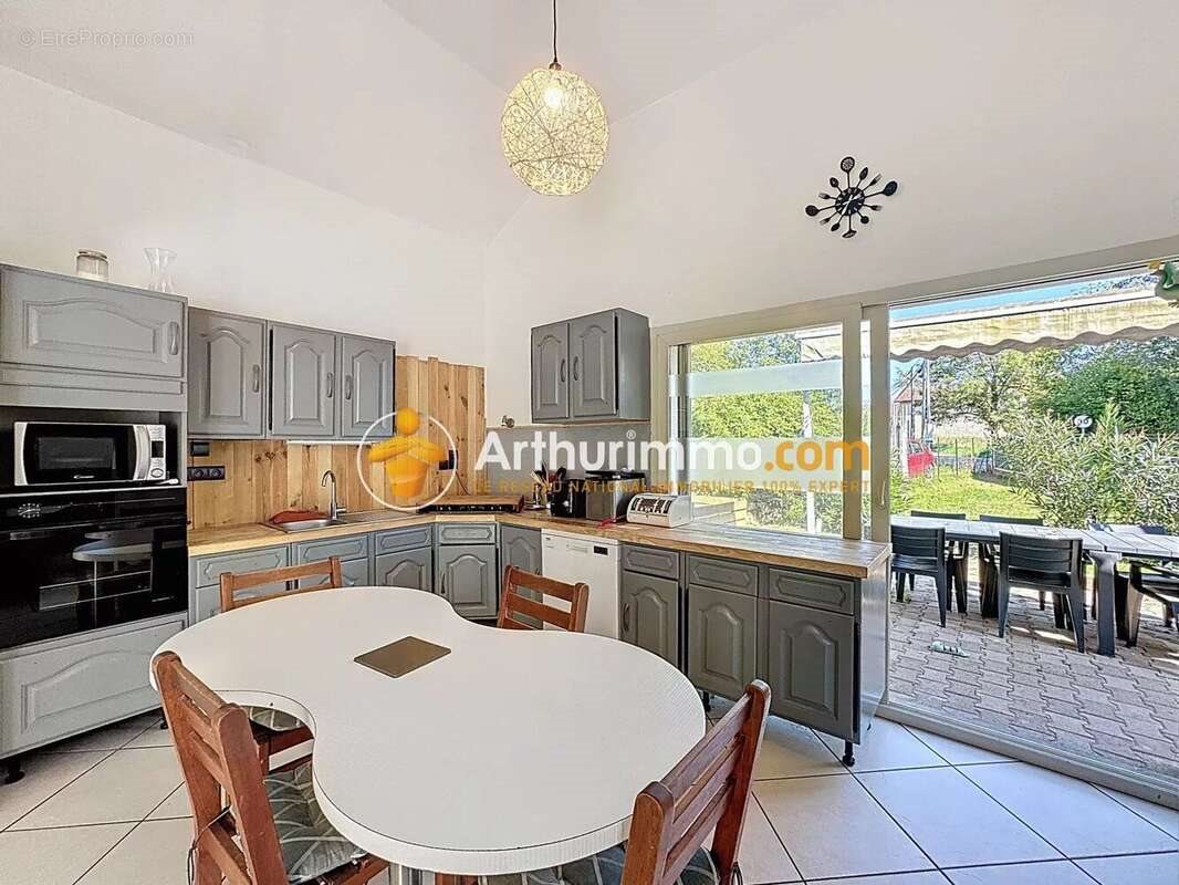 Maison à vendre, 159m², Montcarra