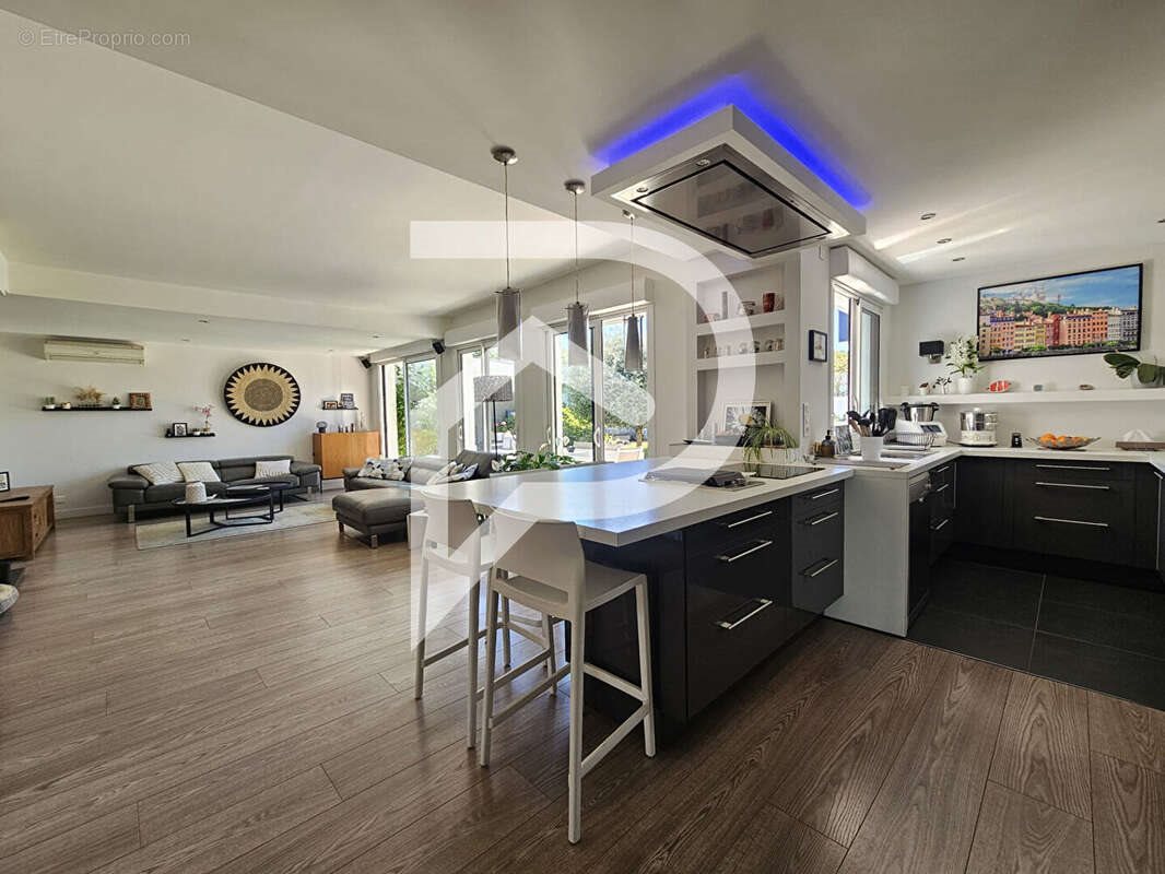 Maison à vendre, 140m², Meyzieu