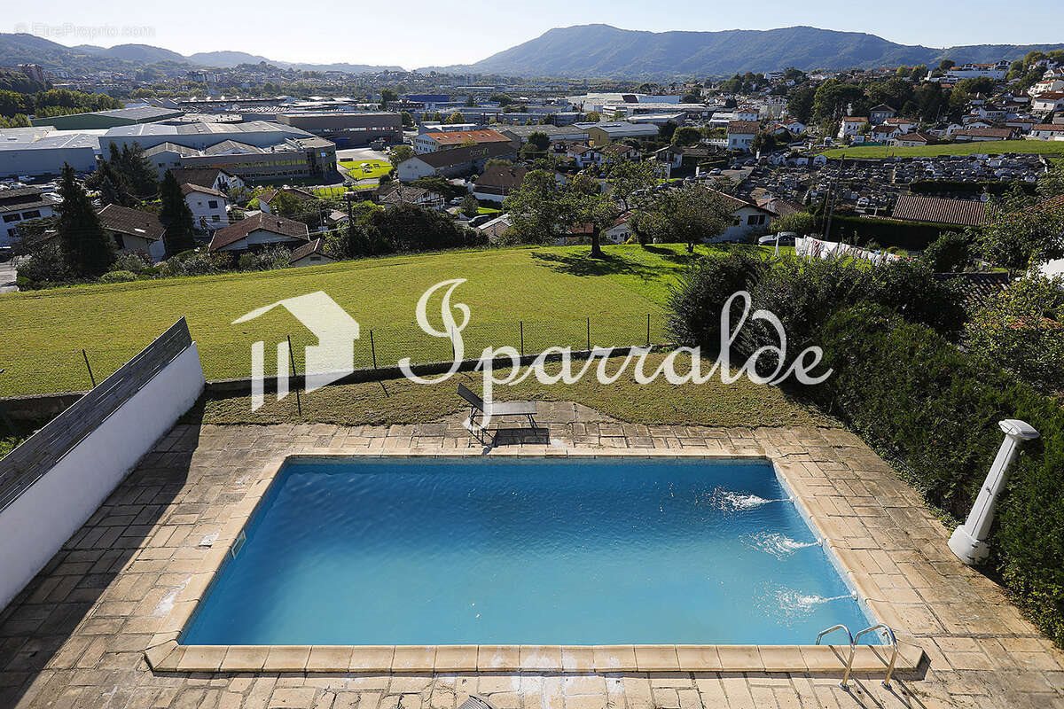 Maison à vendre, 270m², Hendaye