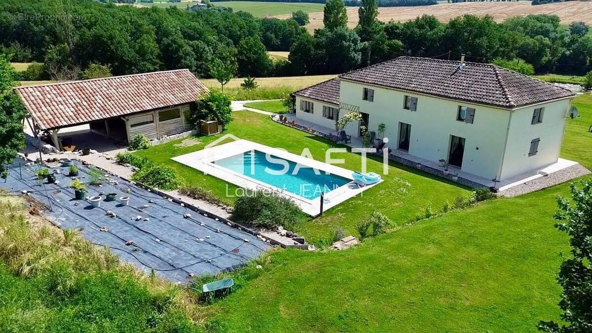 Maison à vendre, 180m², Saint-Pastour