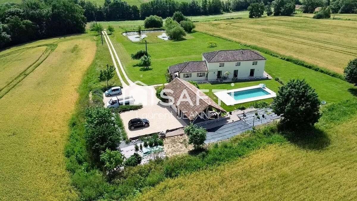 Maison à vendre, 180m², Saint-Pastour