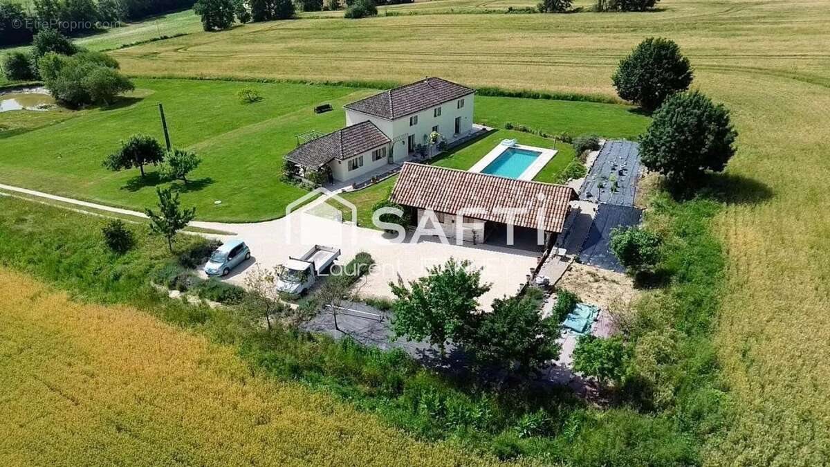 Maison à vendre, 180m², Saint-Pastour