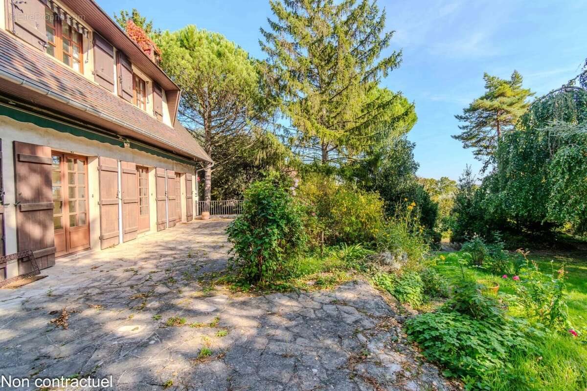 Maison à vendre, 330m², Deuil-la-Barre