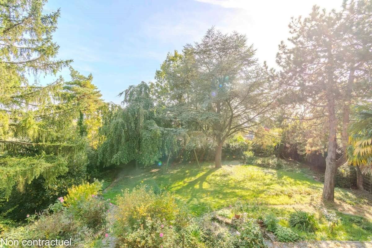 Maison à vendre, 330m², Deuil-la-Barre