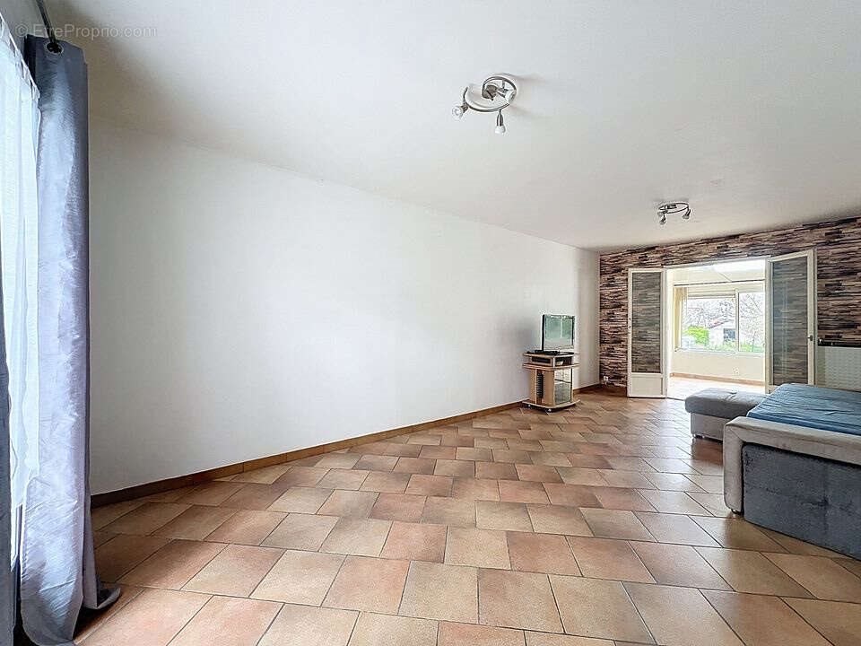 Maison à vendre, 82m², Saint-Ay