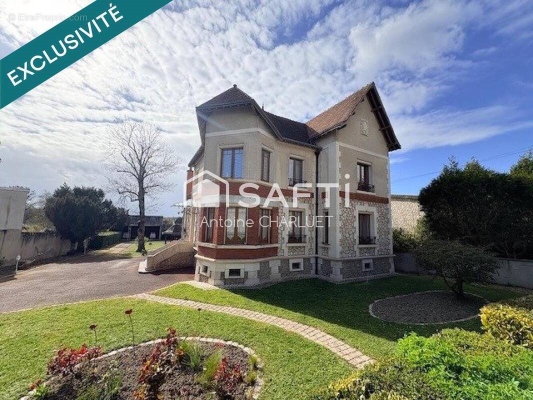 Maison à vendre, 206m², Châtillon-sur-Indre