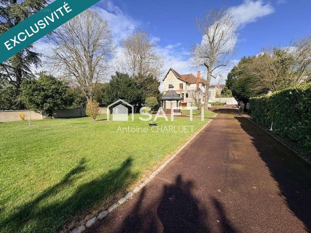 Maison à vendre, 206m², Châtillon-sur-Indre