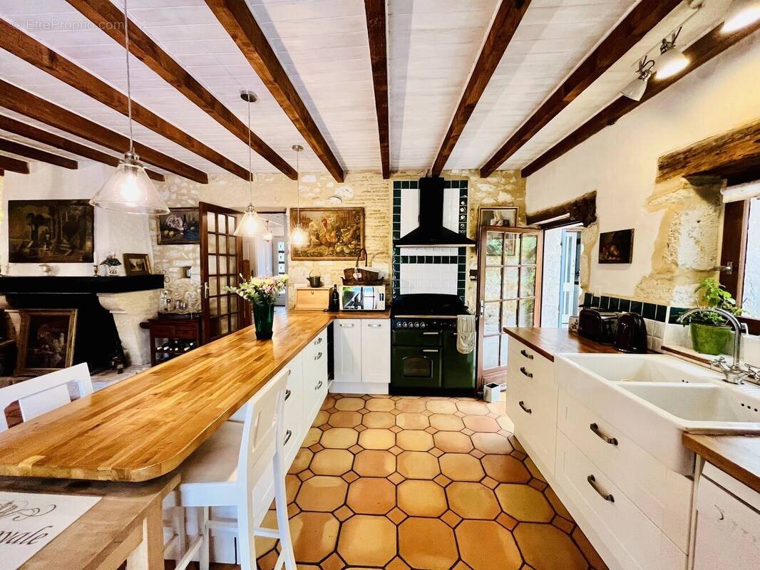 Maison à vendre, 236m², Issigeac