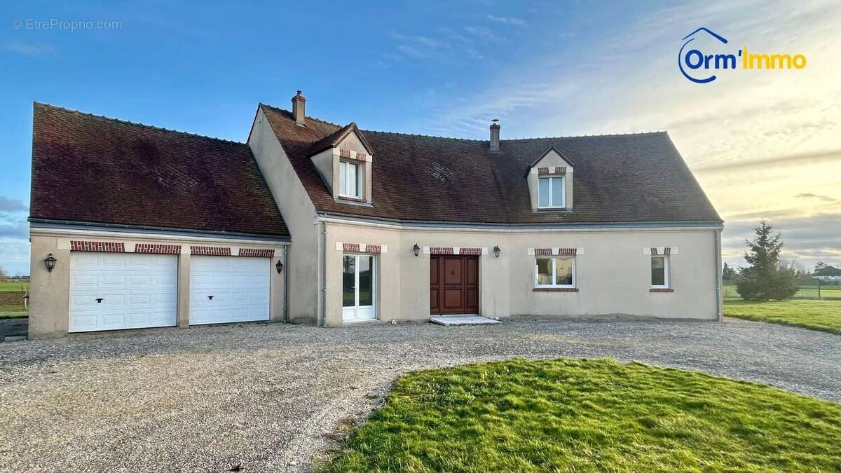 Maison à vendre, 187m², Saint-Péravy-la-Colombe