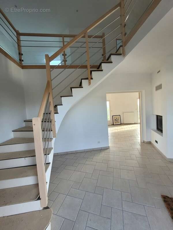 Maison à vendre, 187m², Saint-Péravy-la-Colombe