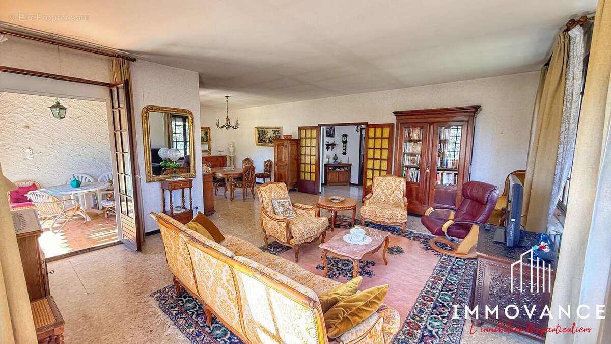 Maison à vendre, 185m², Saint-Brès
