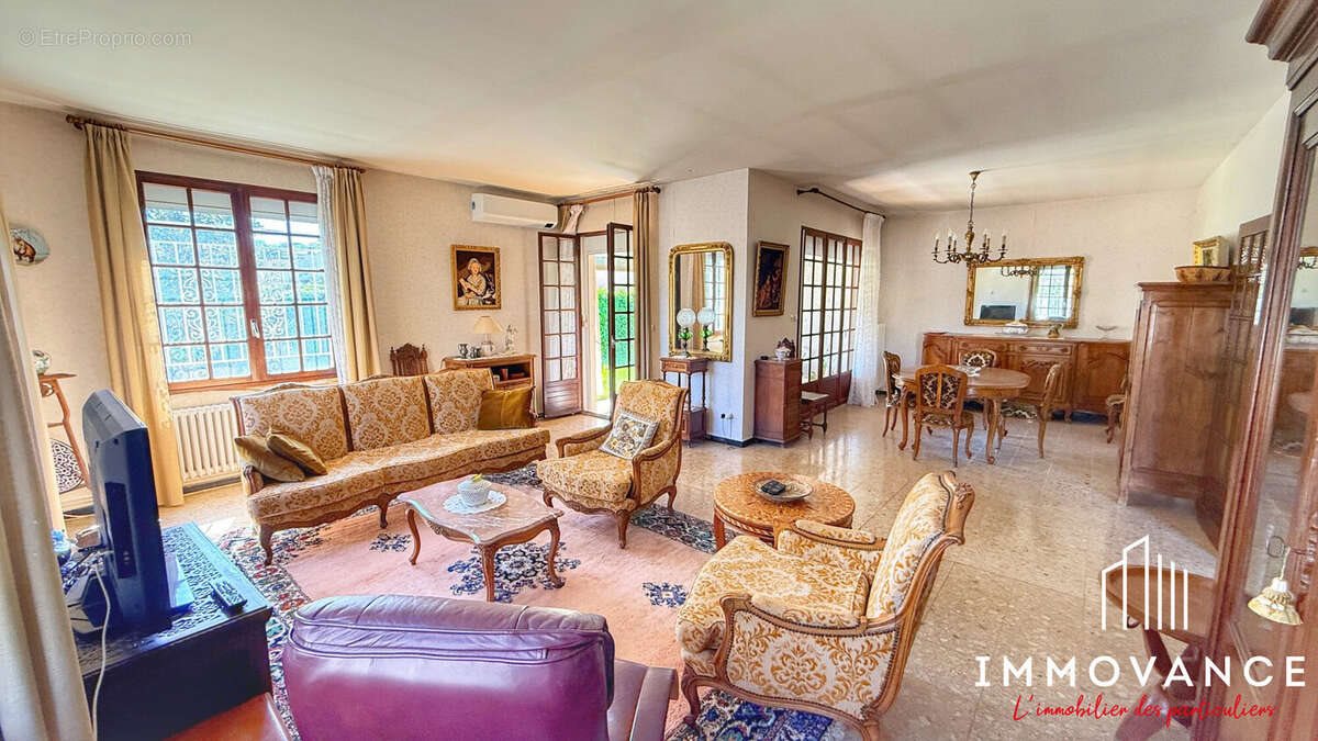 Maison à vendre, 185m², Saint-Brès