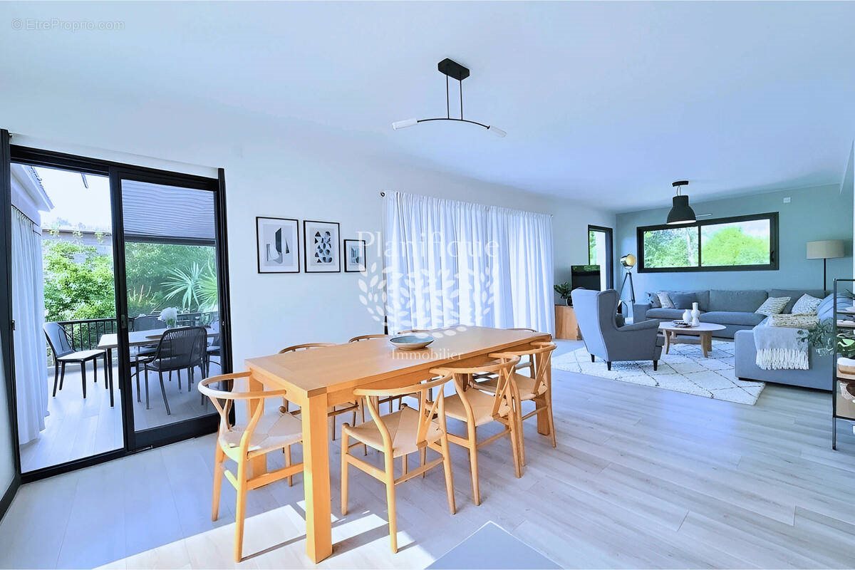 Appartement à vendre, 42m², Ferney-Voltaire