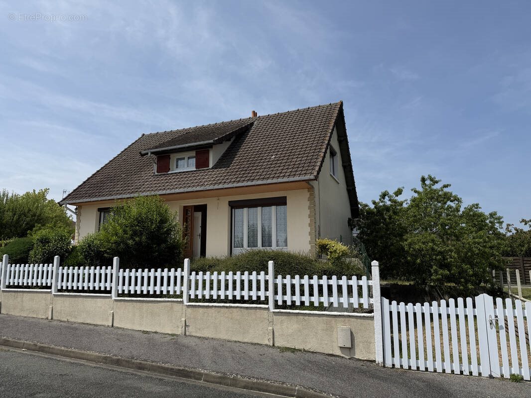 Maison à vendre, 107m², Berd'huis