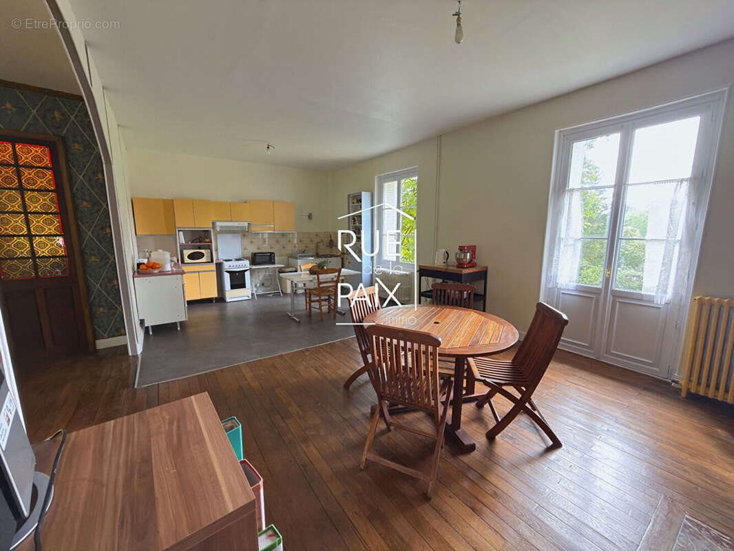 Maison à vendre, 276m², Latillé
