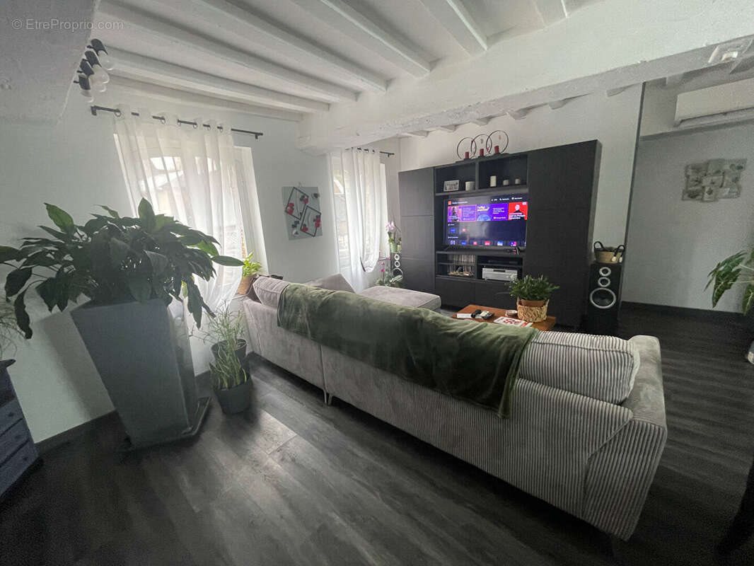Appartement à vendre, 360m², Guise
