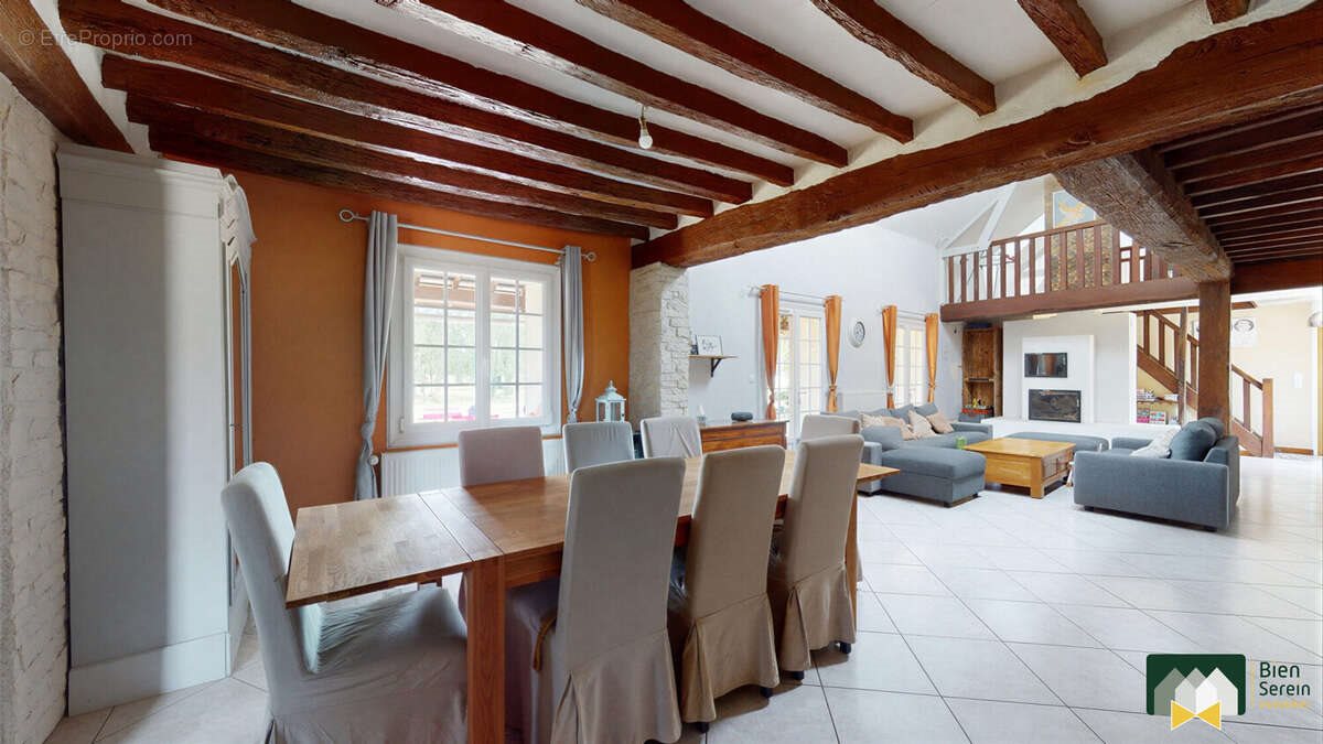 Maison à vendre, 221m², Luplanté