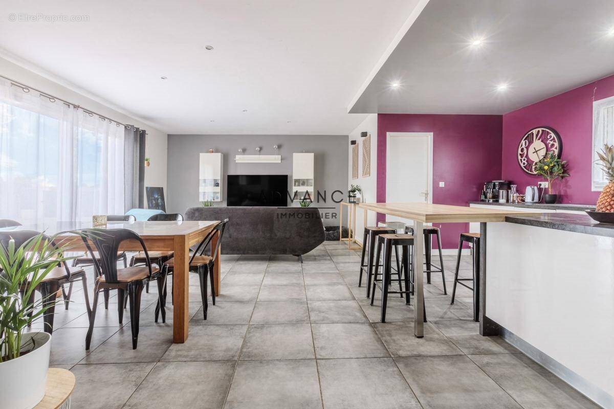 Maison à vendre, 183m², Vernet