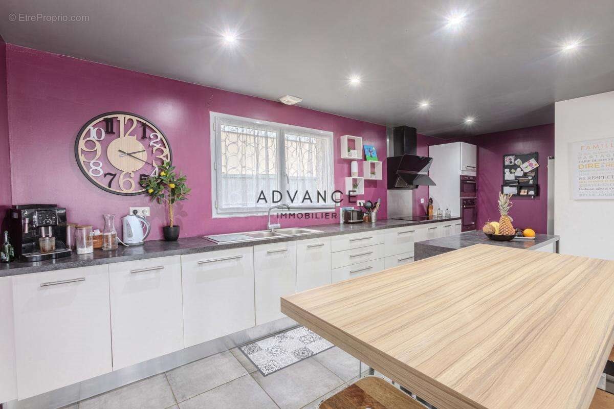 Maison à vendre, 183m², Vernet