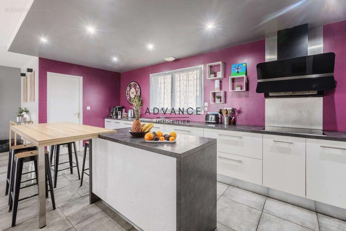 Maison à vendre, 183m², Vernet