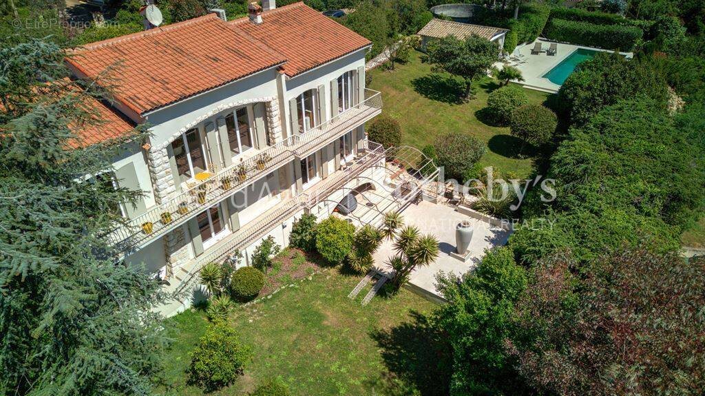 Maison à vendre, 280m², La Roquette-sur-Siagne