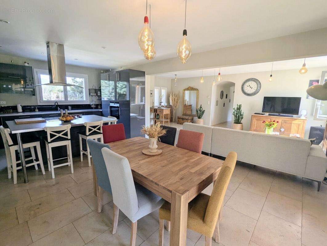 Maison à vendre, 175m², Lauris