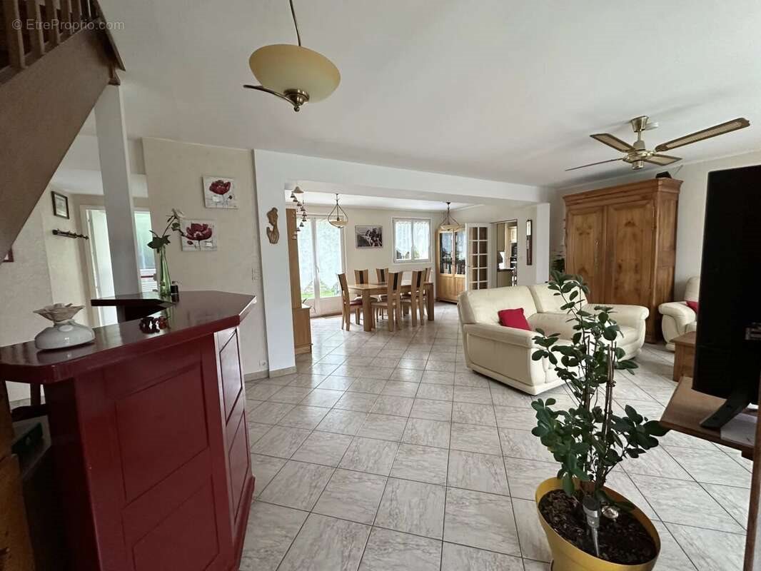 Maison à vendre, 132m², Le Mesnil-Saint-Denis