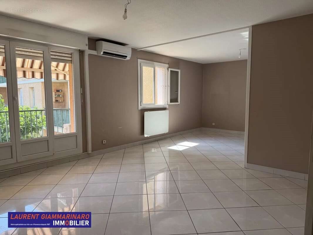 Appartement à vendre, 69m², Arles