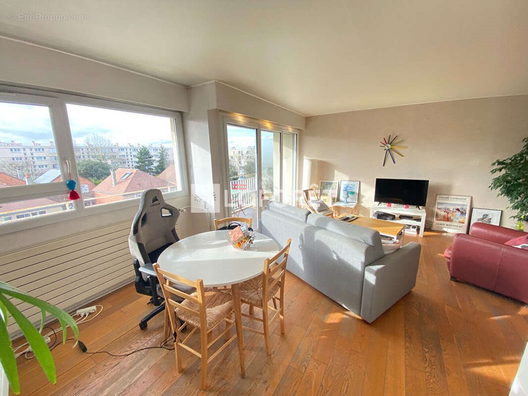 Appartement à vendre, 73m², Rueil-Malmaison
