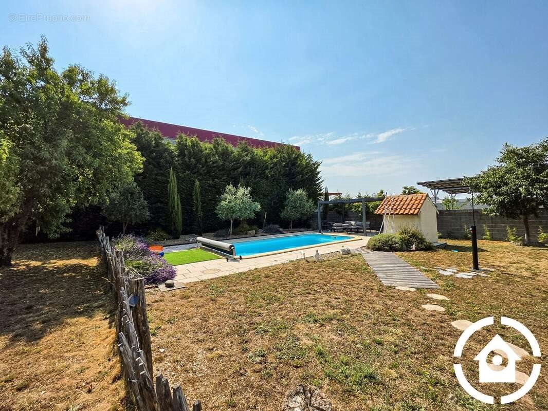 Maison à vendre, 140m², Châteaubernard