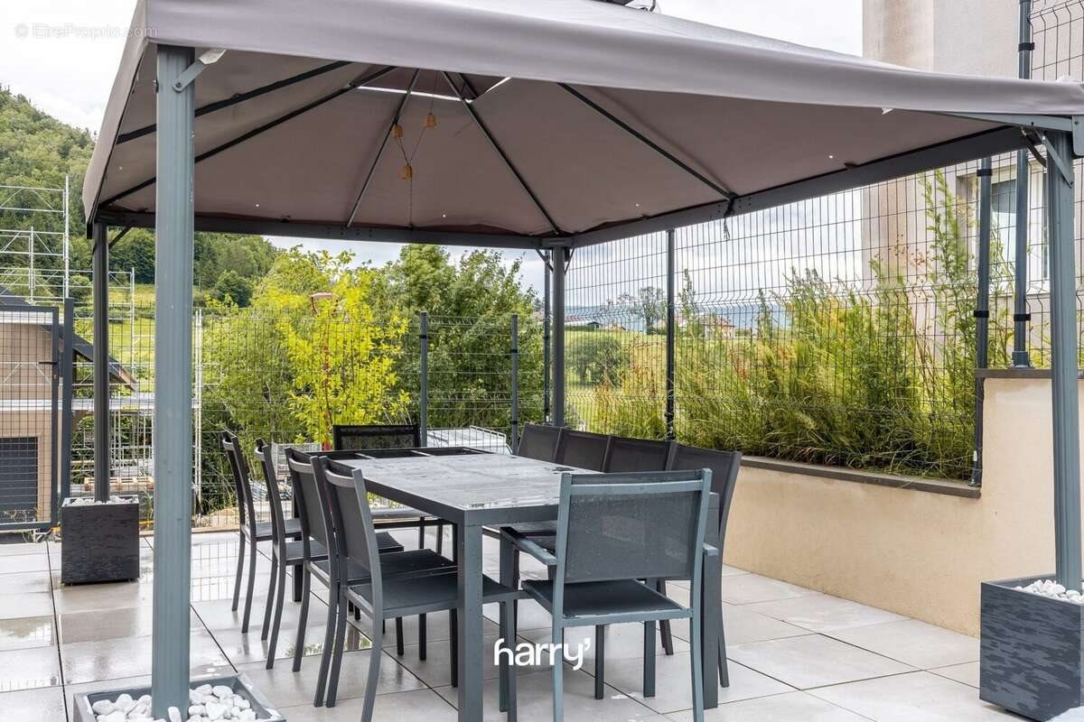 Maison à vendre, 211m², Jougne