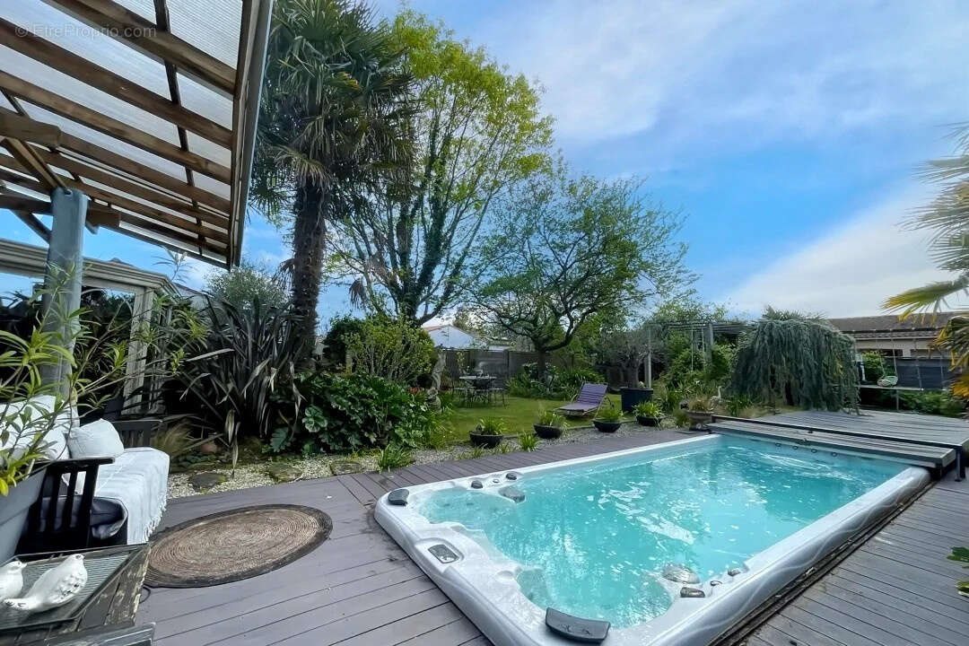 Maison à vendre, 180m², La Chevrolière