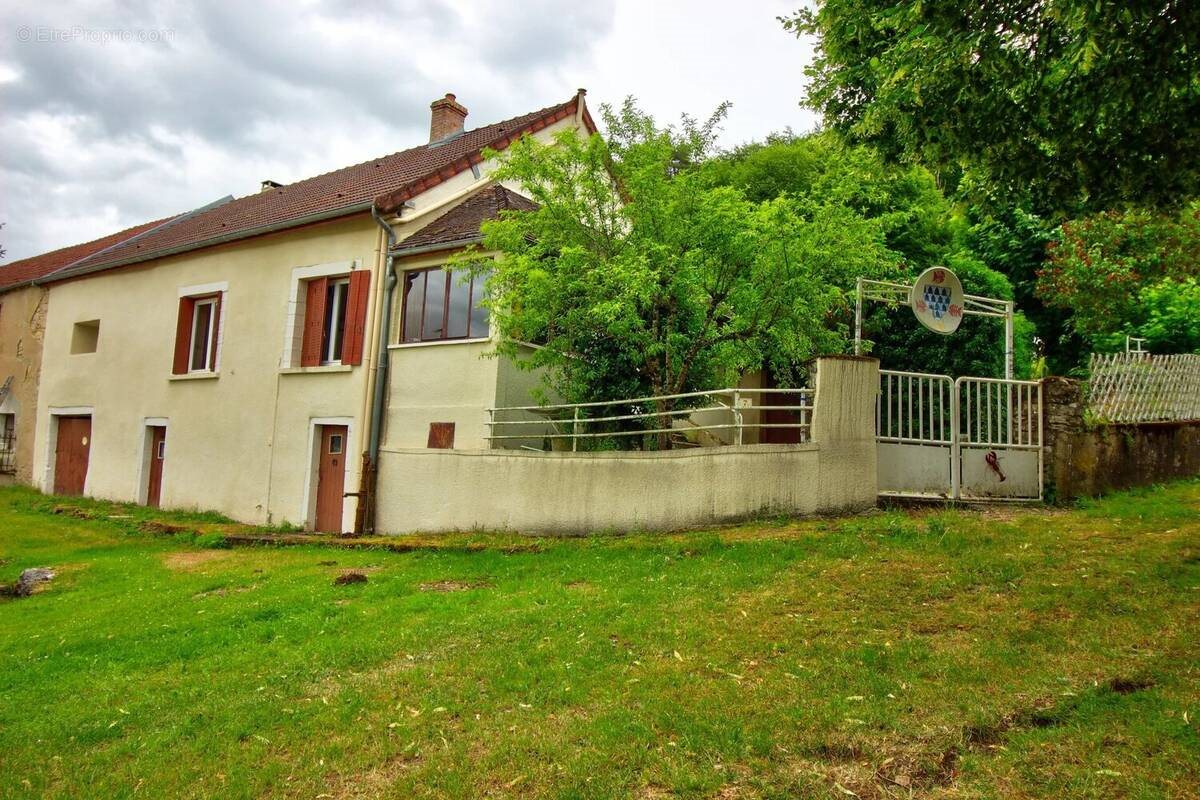 Maison à vendre, 95m², Saint-Victor-sur-Ouche