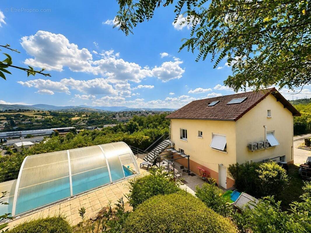 Maison à vendre, 135m², Genilac