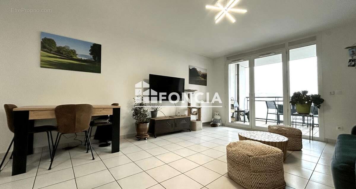Appartement à vendre, 66m², Ville-la-Grand