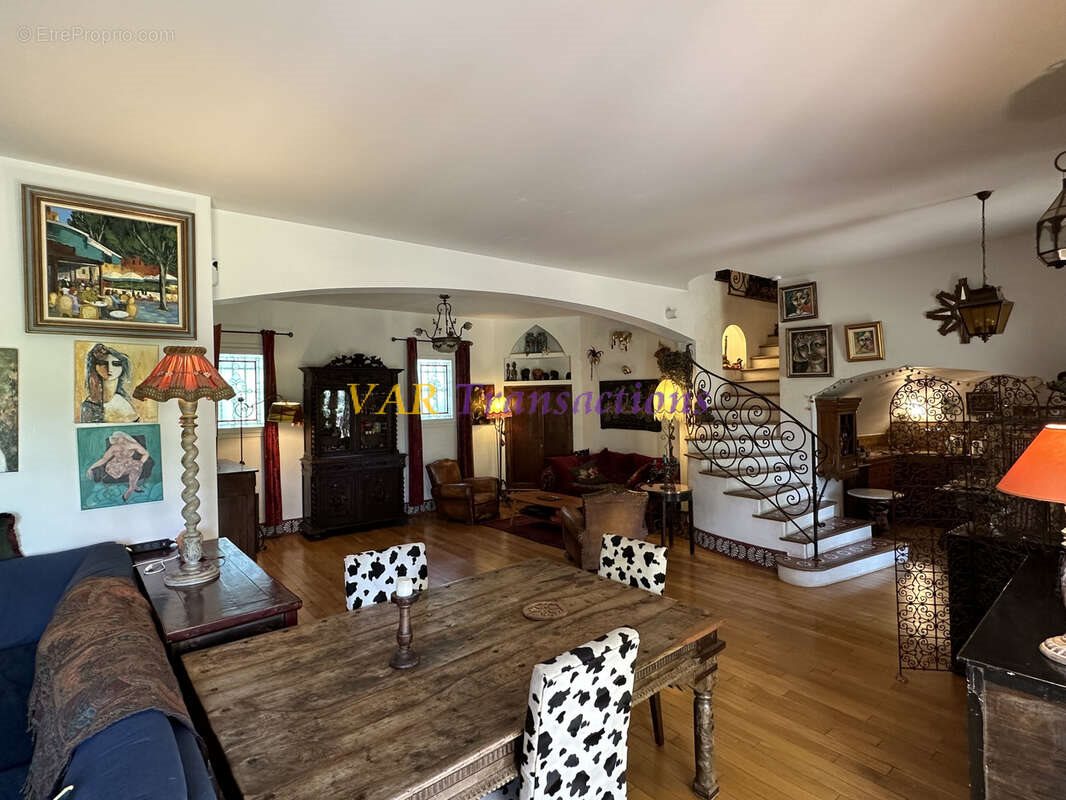 Maison à vendre, 164m², Sanary-sur-Mer