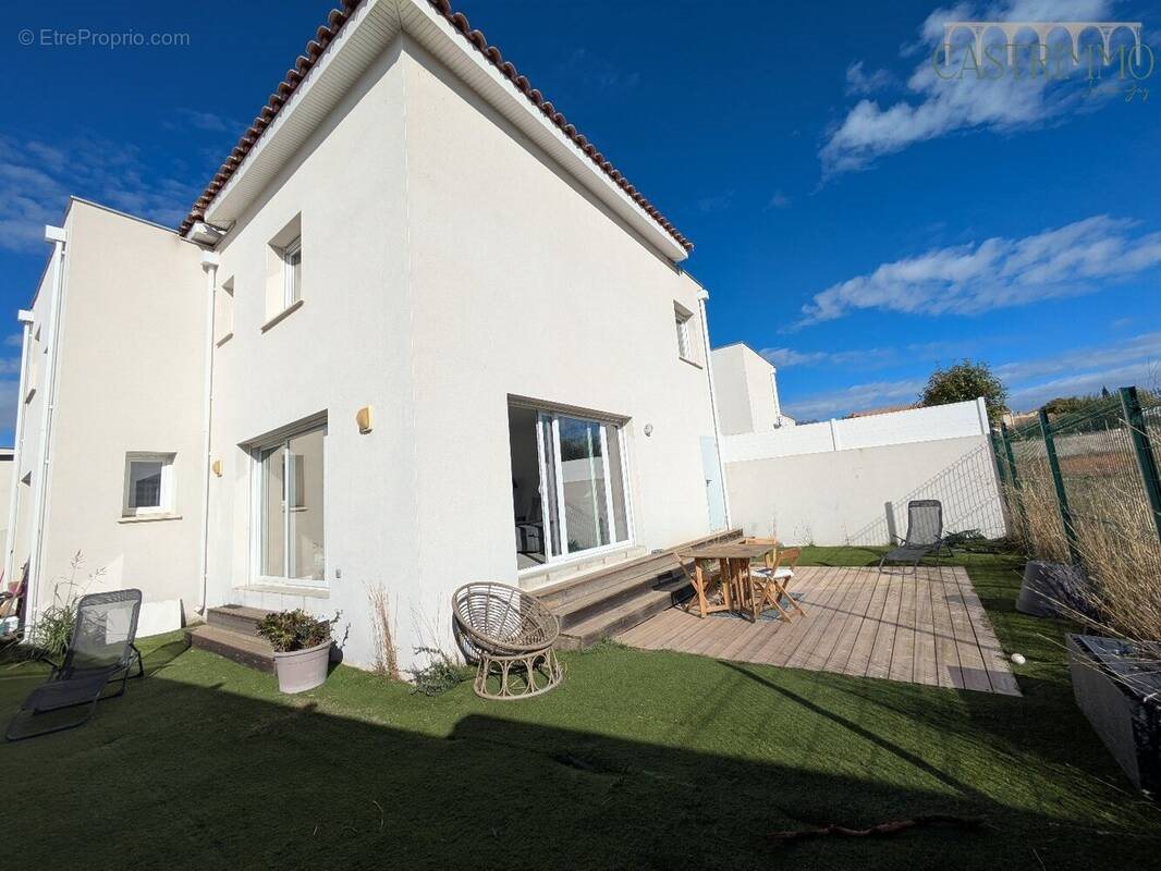 Maison à vendre, 107m², Sussargues