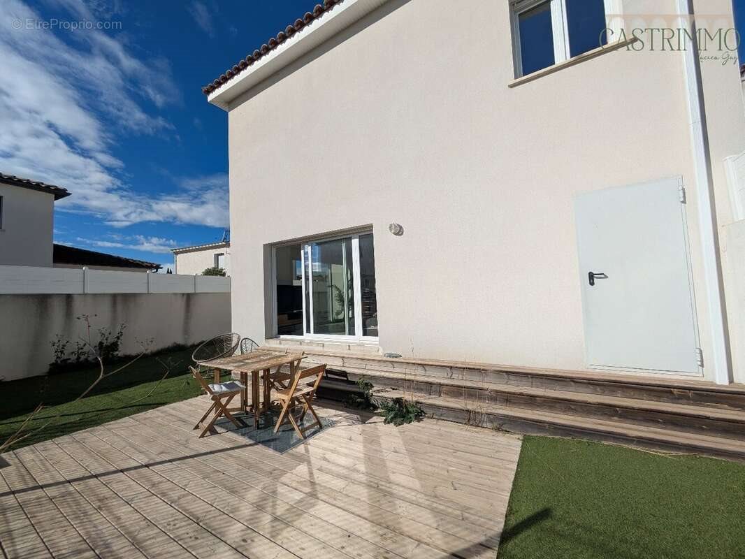 Maison à vendre, 107m², Sussargues