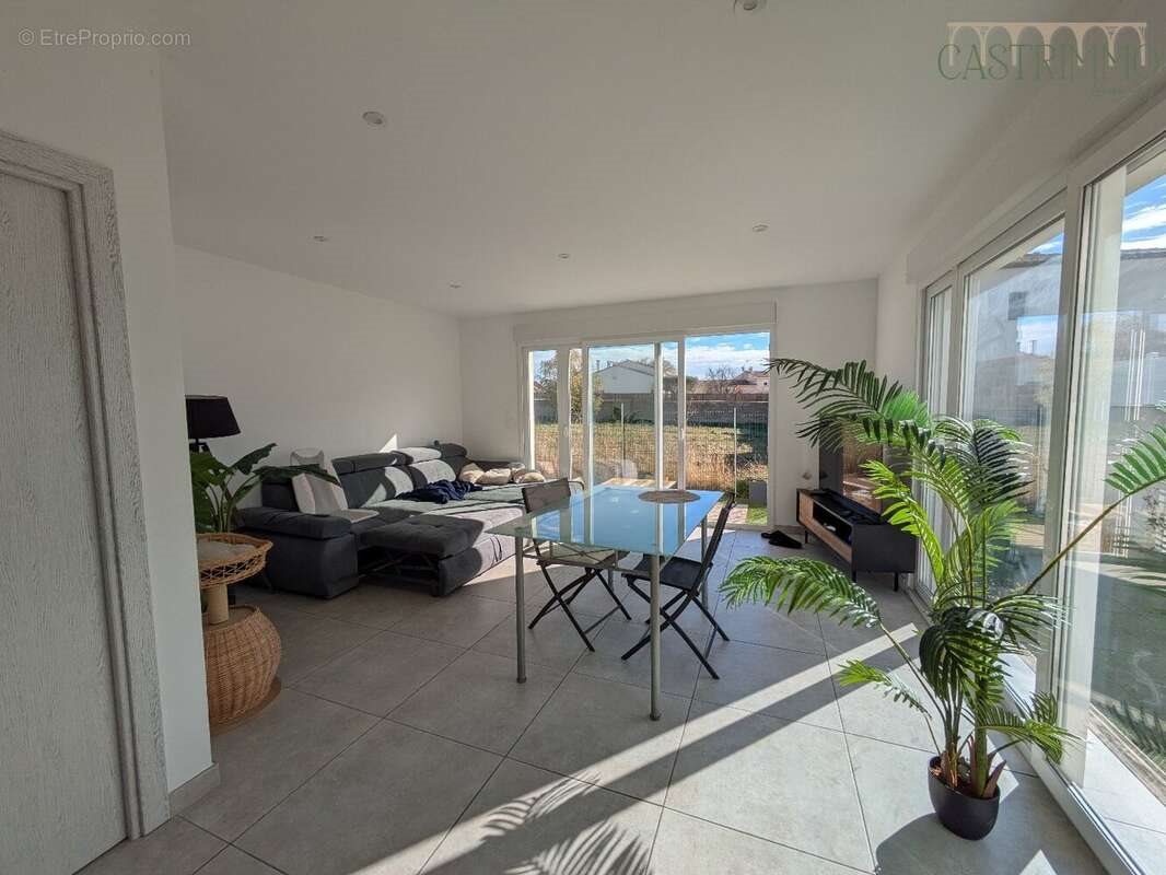 Maison à vendre, 107m², Sussargues