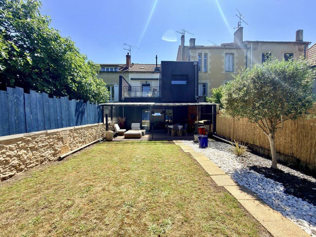 Maison à vendre, 164m², Bergerac
