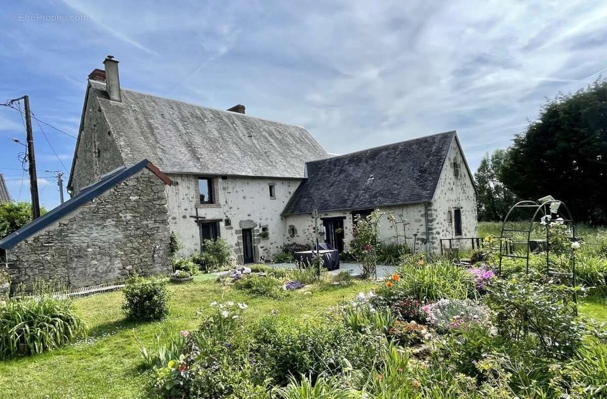 Maison à vendre, 163m², Saint-Agnant-de-Versillat