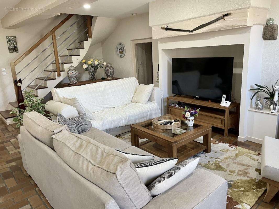 Maison à vendre, 163m², Saint-Agnant-de-Versillat