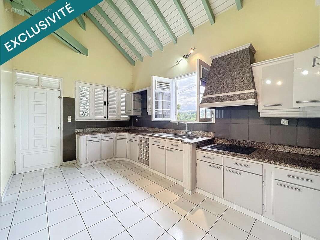 Maison à vendre, 254m², Petit-Bourg