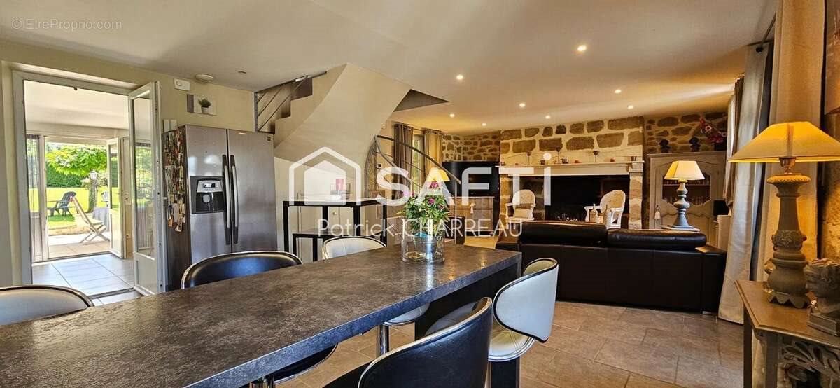 Maison à vendre, 130m², Pazayac