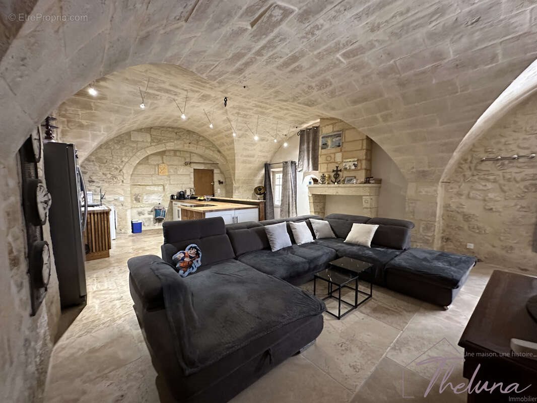 Appartement à vendre, 190m², Beaucaire