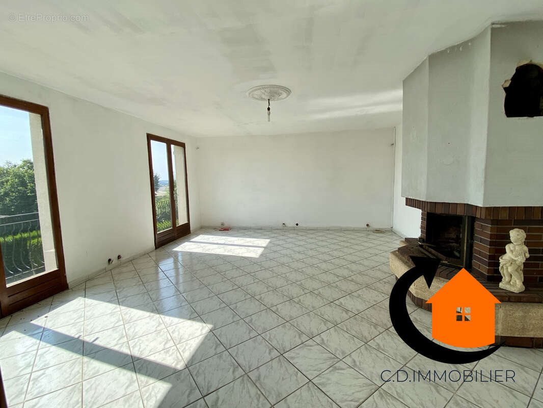 Maison à vendre, 107m², Saint-Victor-de-Buthon