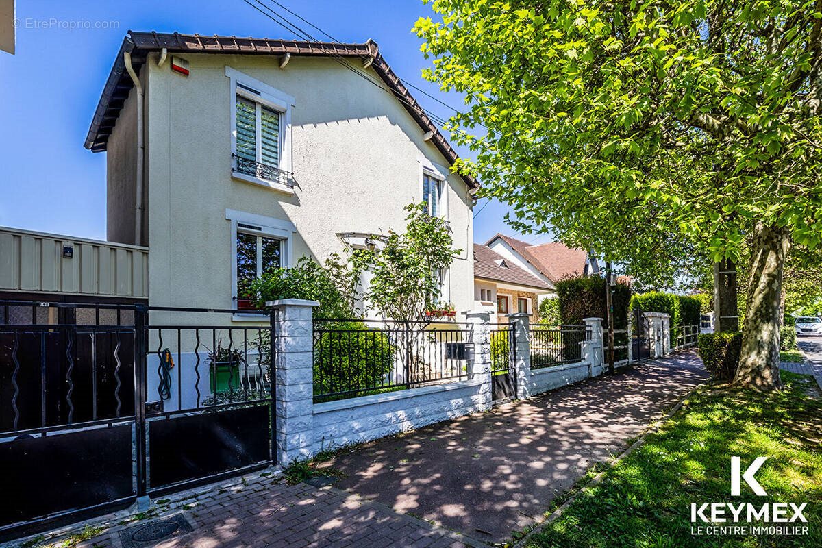 Maison à vendre, 79m², Domont